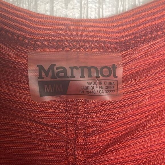 Marmot Sz M Long Sleeve Shirt Ruched Back Rust Split Vneck - Picture 4 of 13